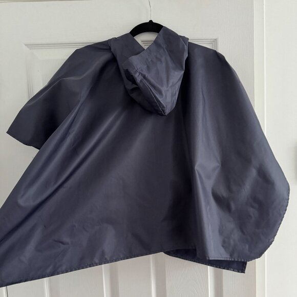 Leoca Paris Navy Rain Poncho, size 6 years - Picture 2 of 6